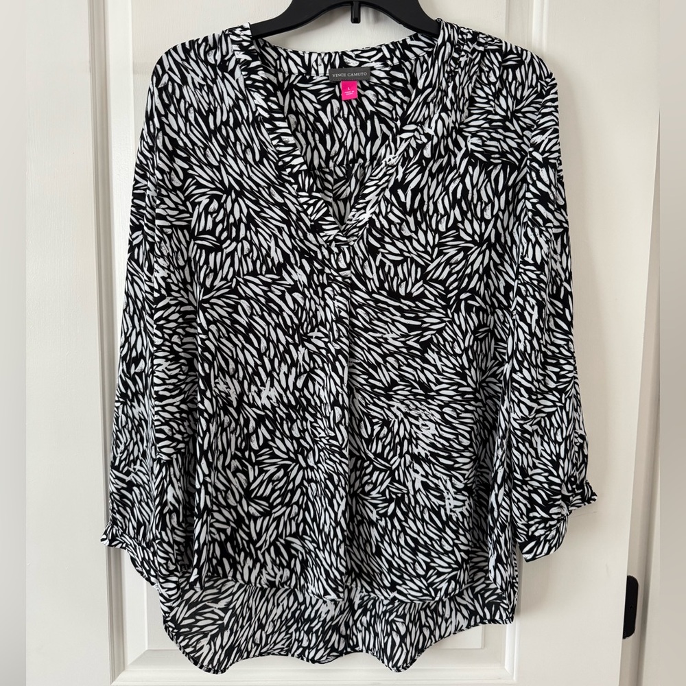 Vince Camuto Black and White Patterned Women's Top
